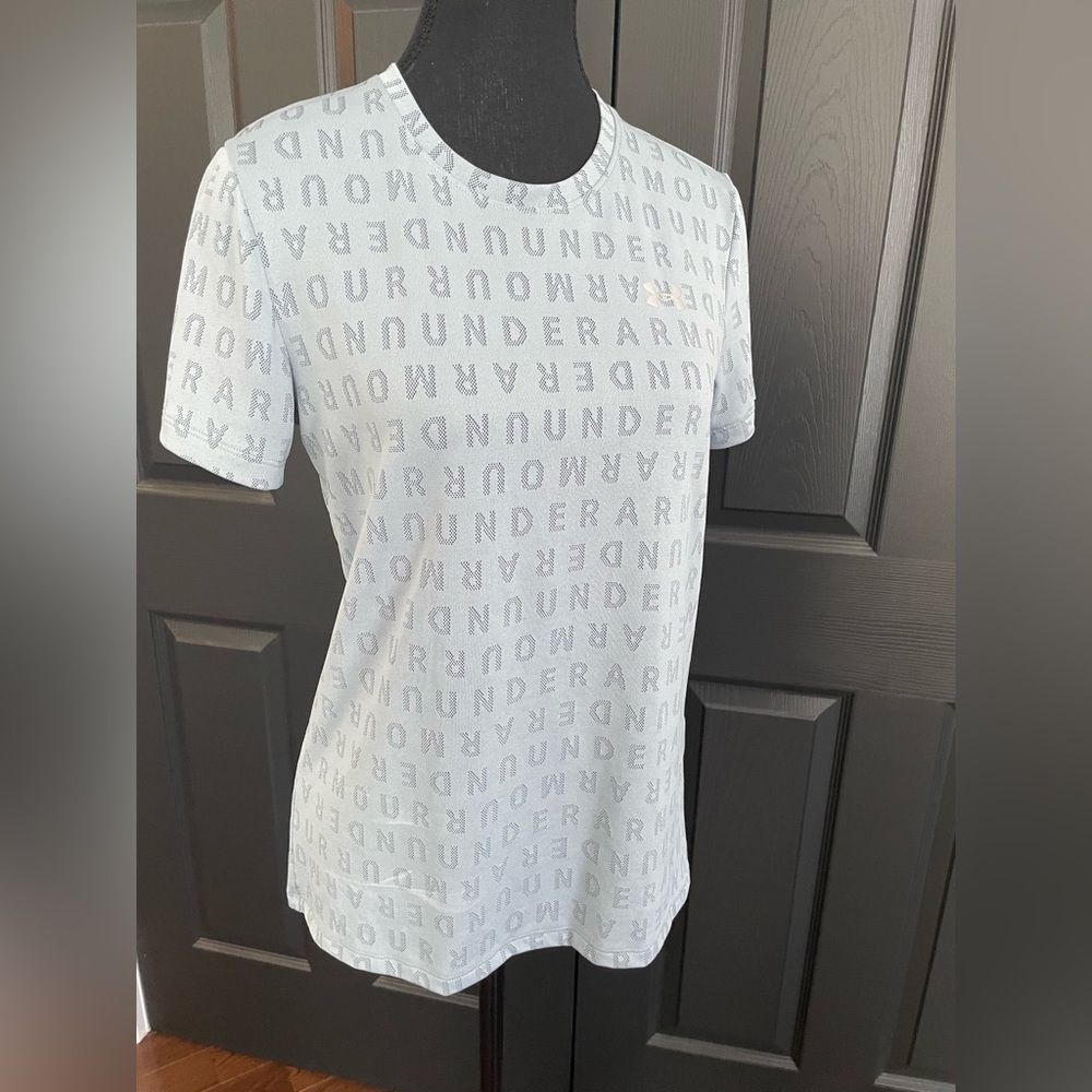 Under Armour/NWOT Gray Fitted Short Sleeve T-Shirt Sz S